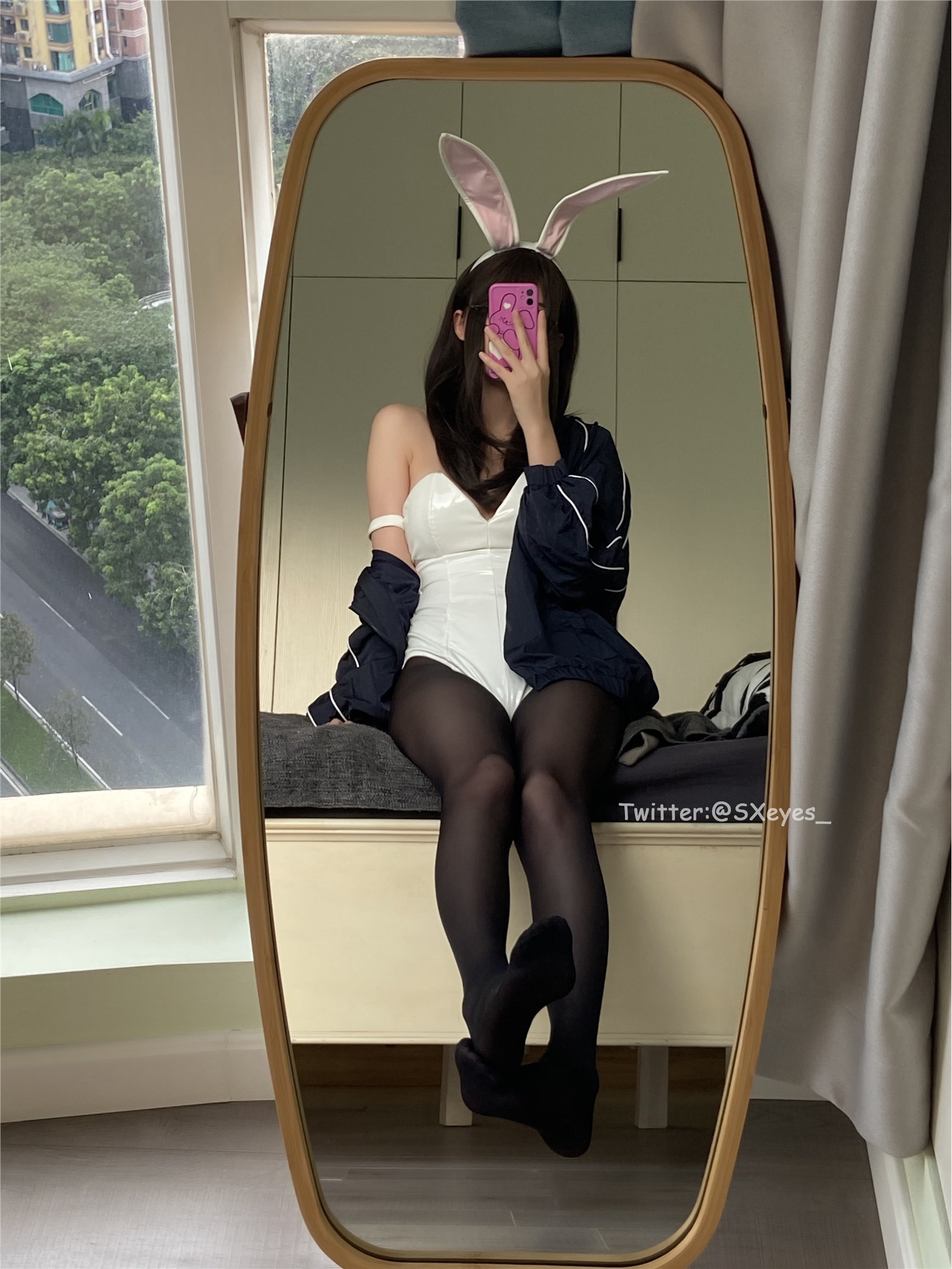 W - Black Silk Bunny(5)